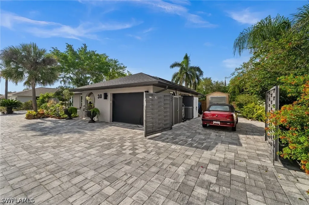 38 Willoughby Drive Naples FL 34110