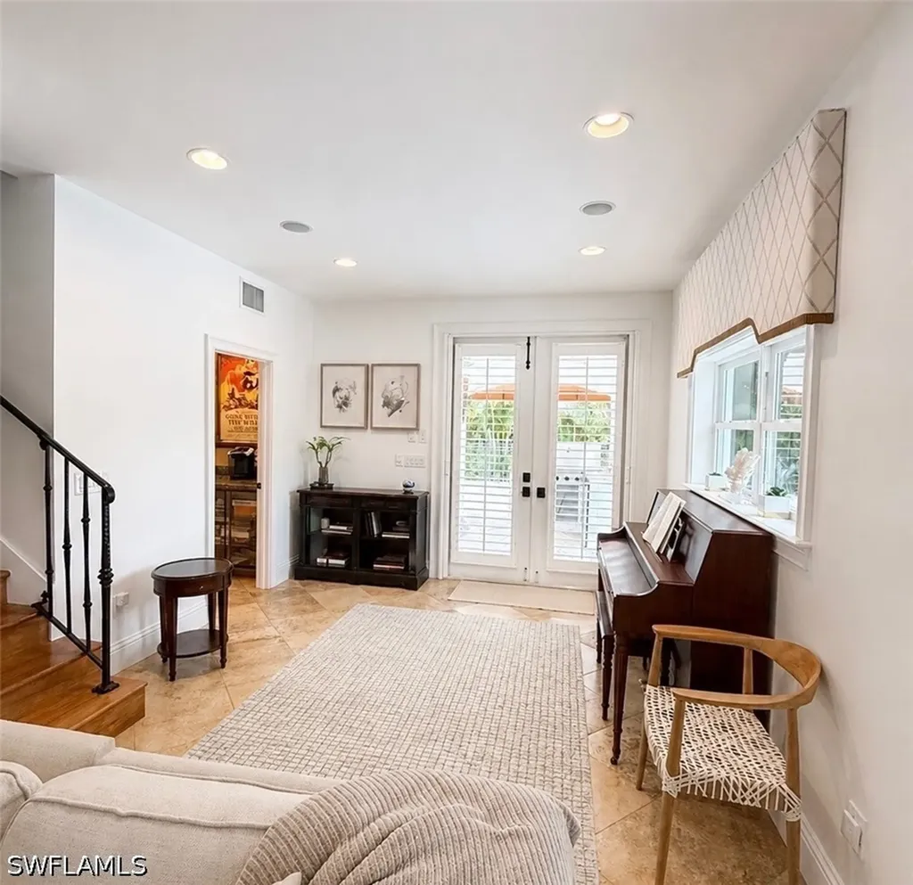 2056 Mission Drive Naples FL 34109