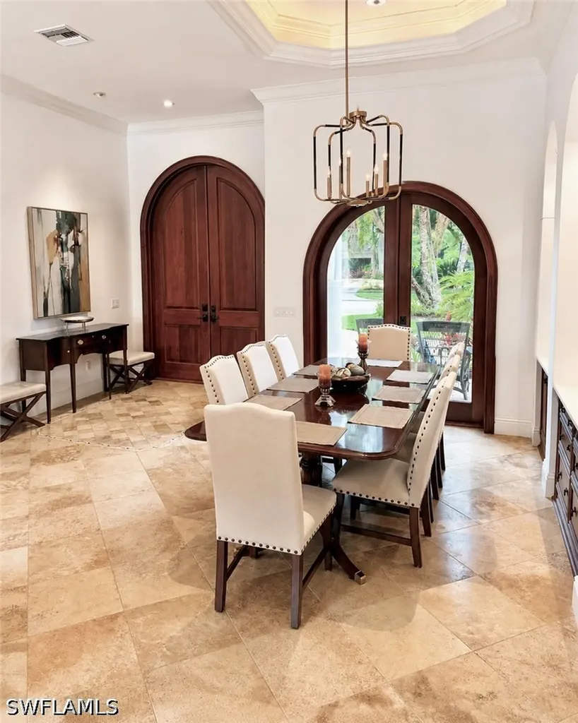 2056 Mission Drive Naples FL 34109