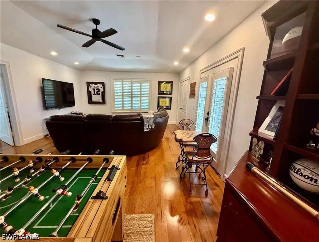2056 Mission Drive Naples FL 34109