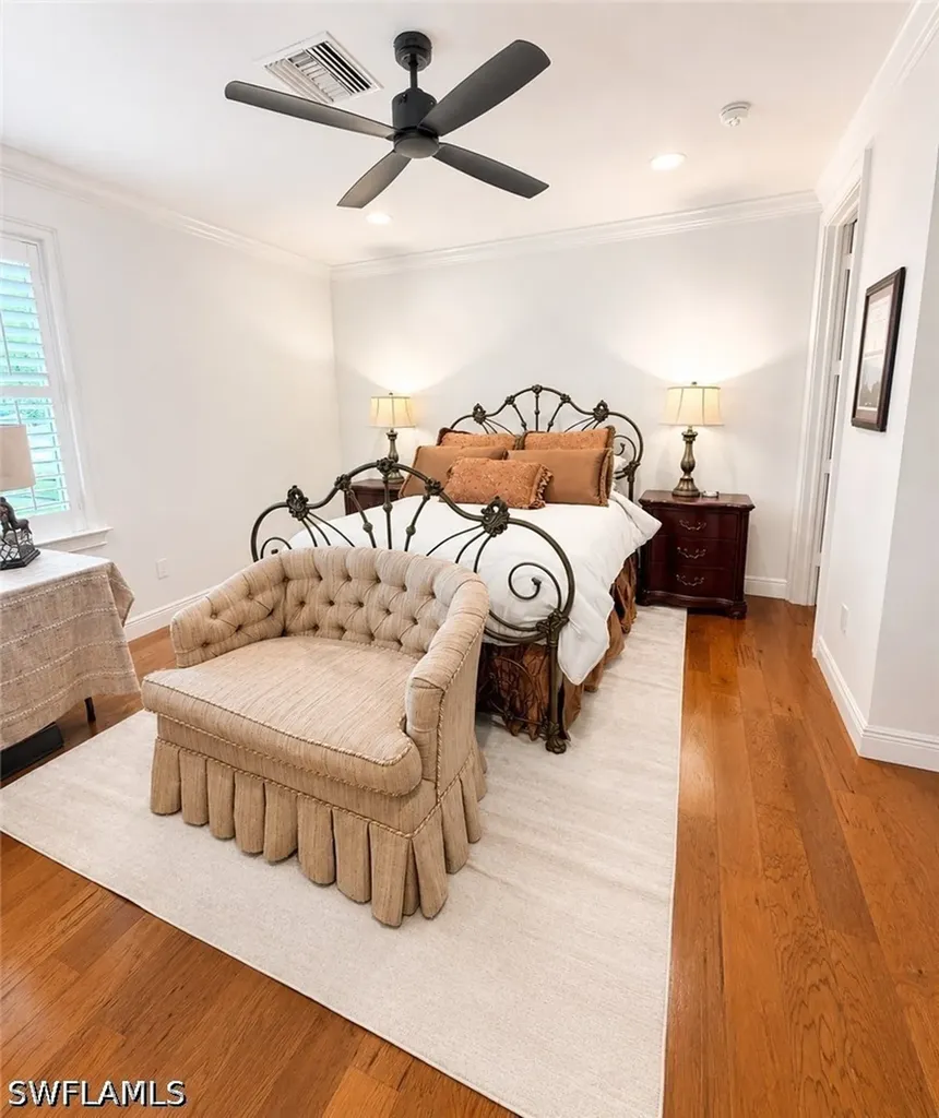 2056 Mission Drive Naples FL 34109