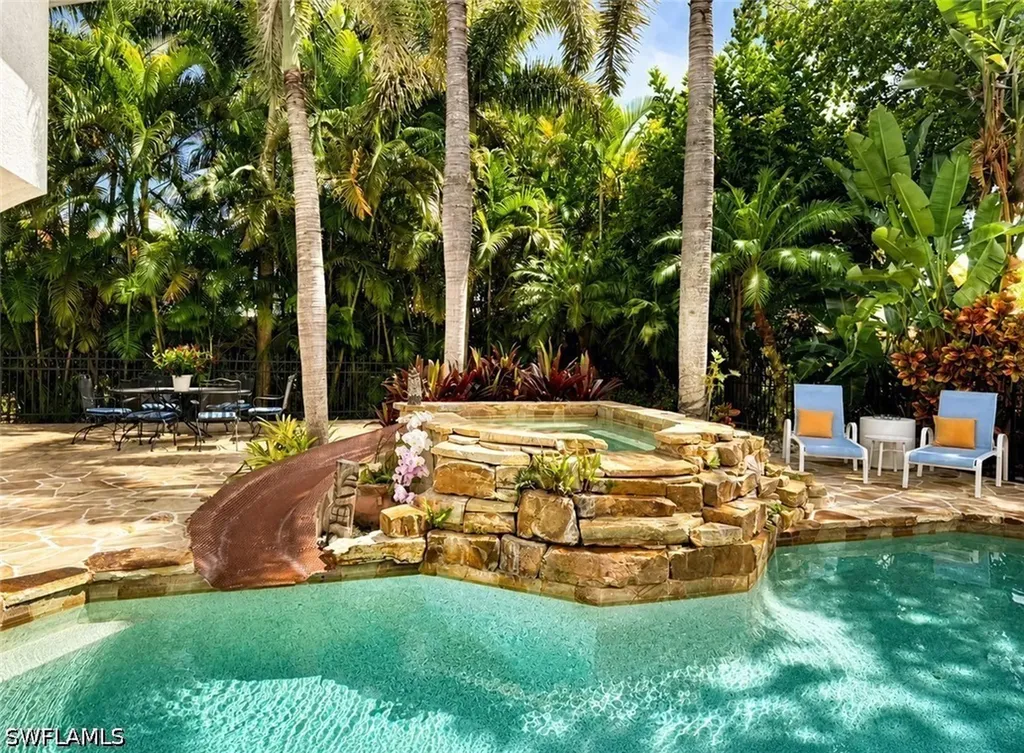 2056 Mission Drive Naples FL 34109