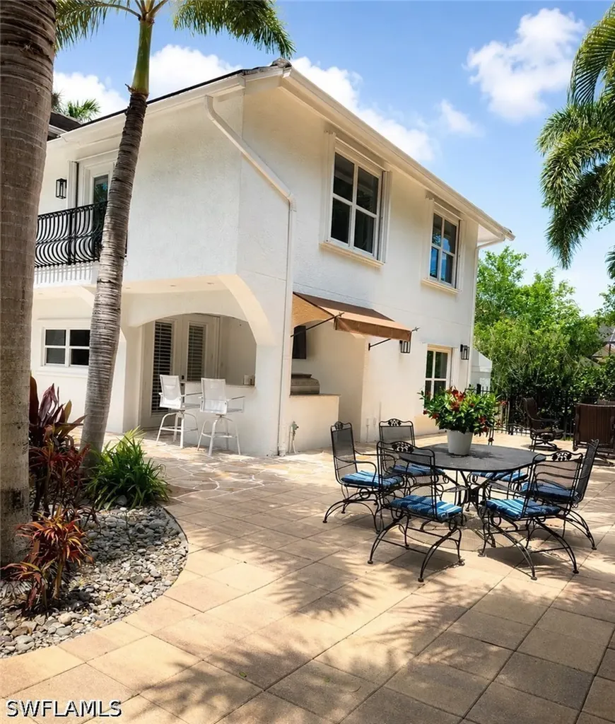 2056 Mission Drive Naples FL 34109