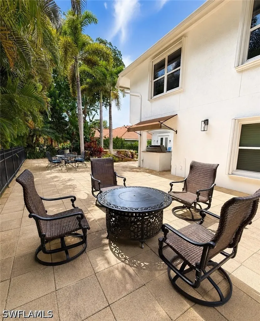 2056 Mission Drive Naples FL 34109