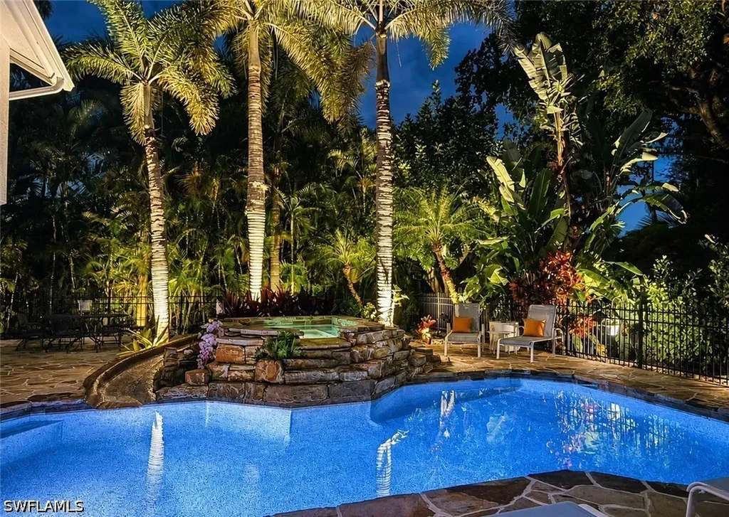 2056 Mission Drive Naples FL 34109