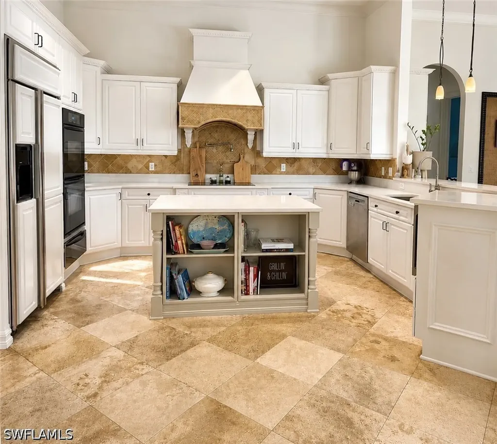 2056 Mission Drive Naples FL 34109