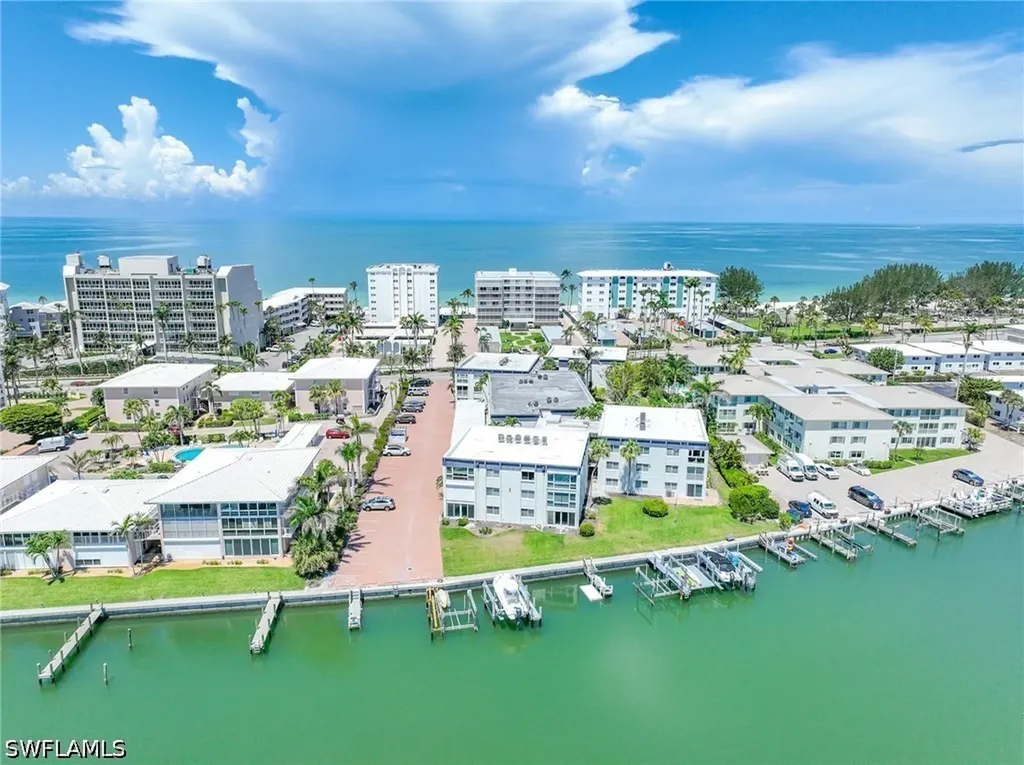 1930 Gulf Shore Boulevard N Naples FL 34102