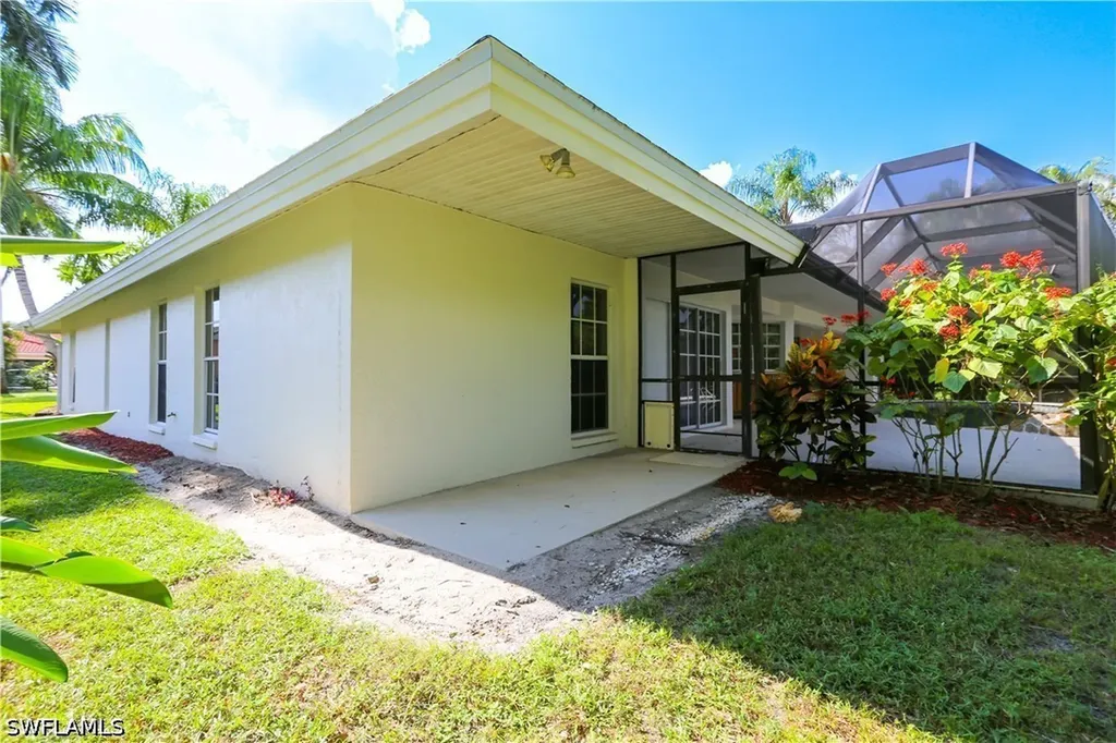 1040 Moon Lake Drive Naples FL 34104