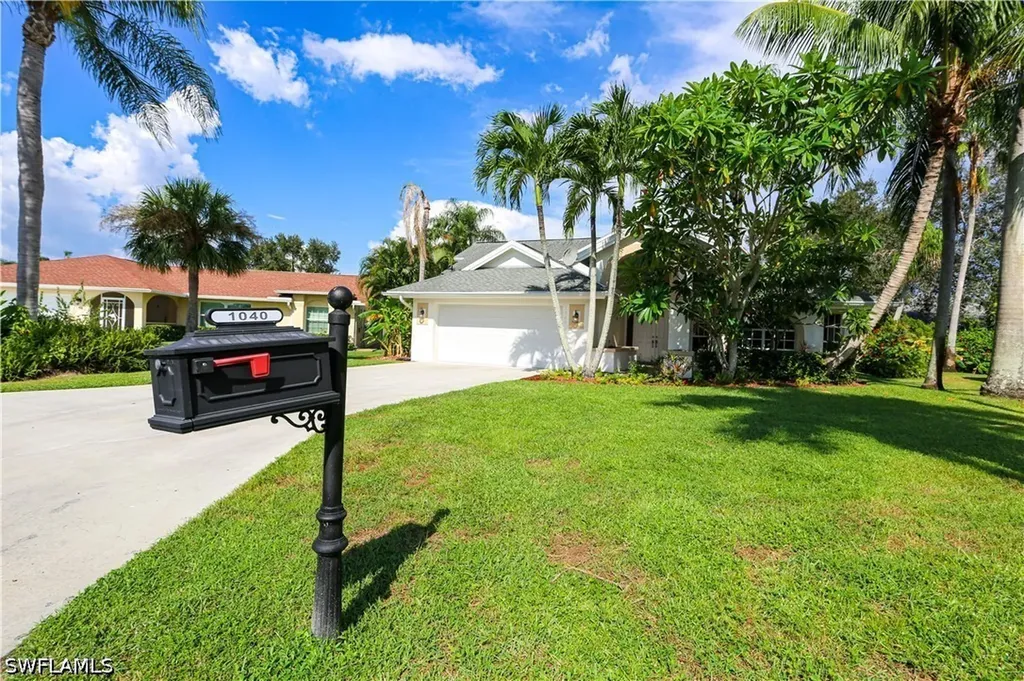 1040 Moon Lake Drive Naples FL 34104