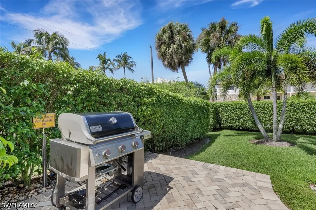 230 3rd Avenue S Naples FL 34102