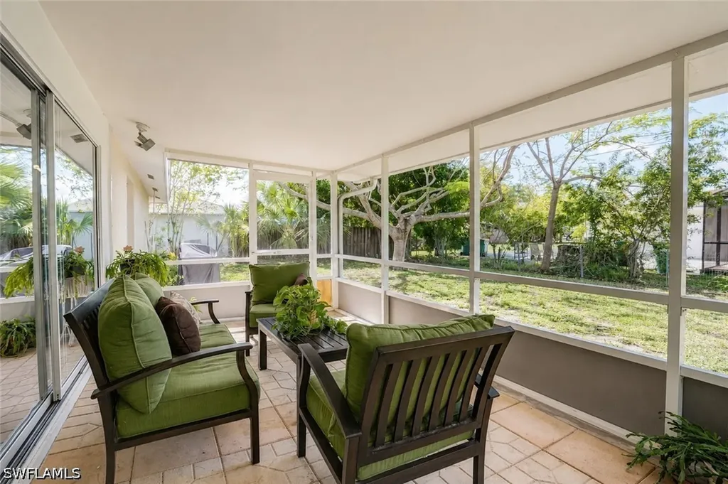 4818 Tahiti Lane Naples FL 34112