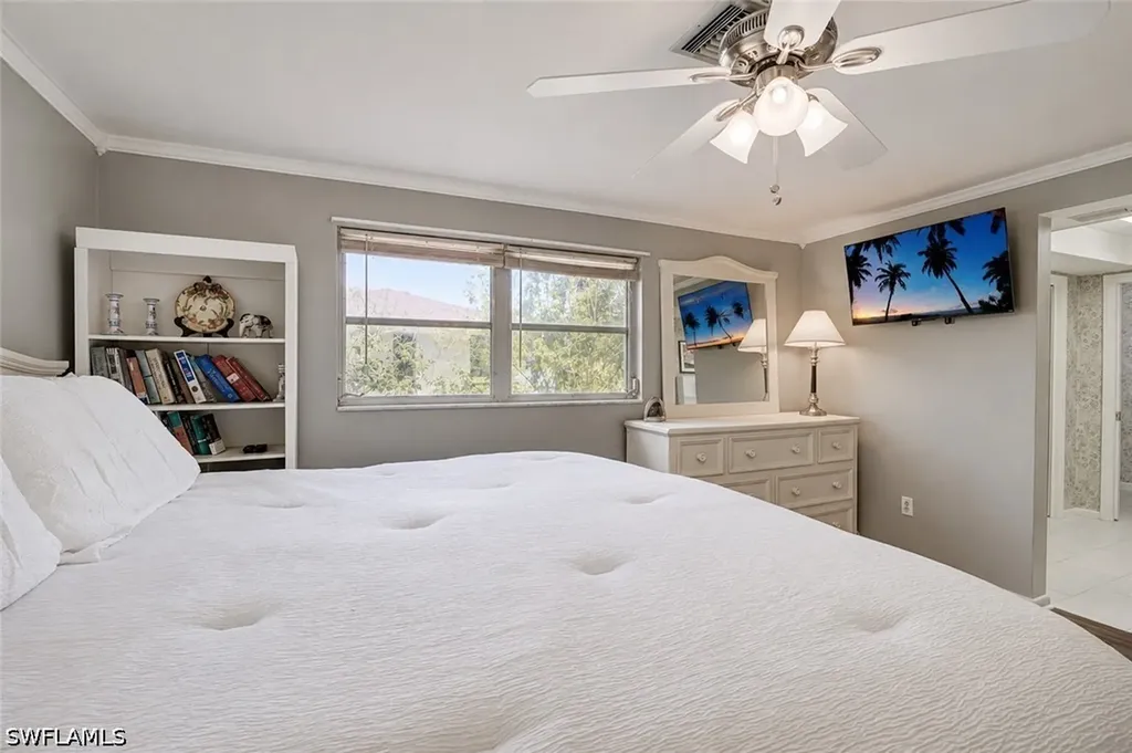 4818 Tahiti Lane Naples FL 34112