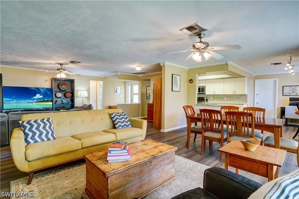 4818 Tahiti Lane Naples FL 34112