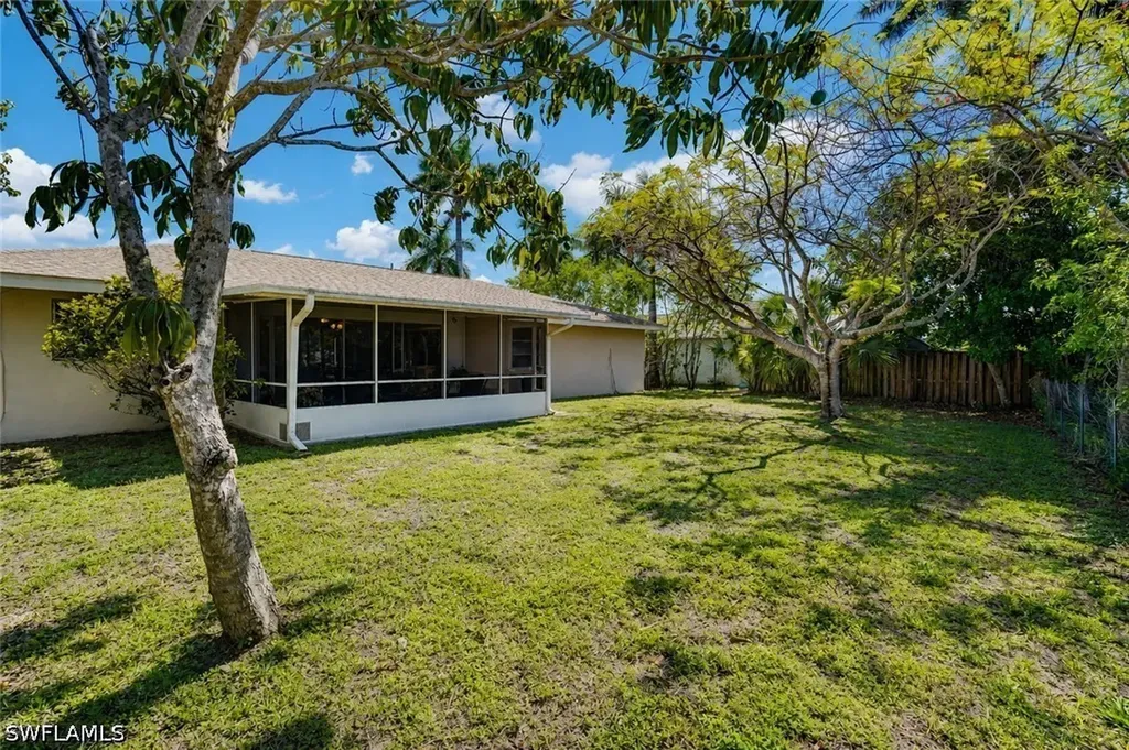 4818 Tahiti Lane Naples FL 34112