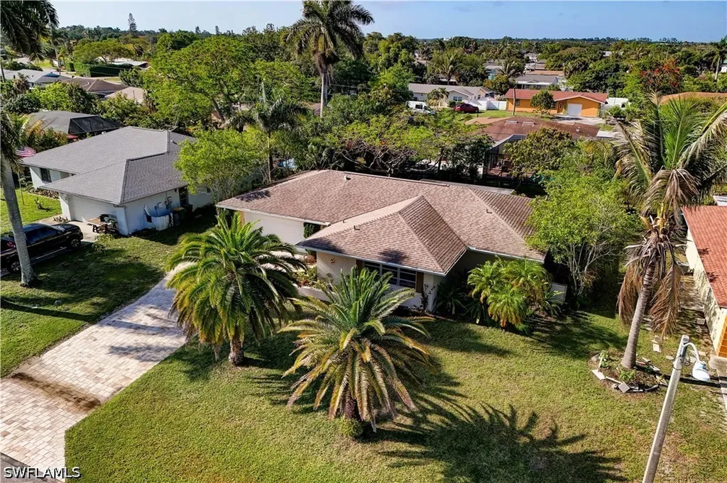 4818 Tahiti Lane Naples FL 34112