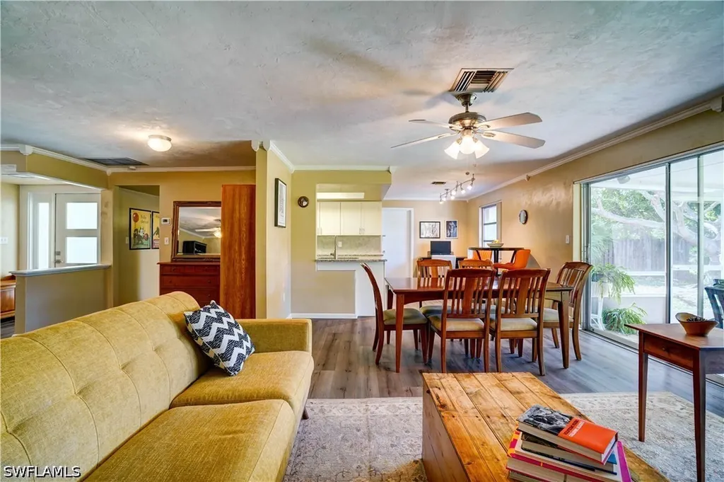 4818 Tahiti Lane Naples FL 34112
