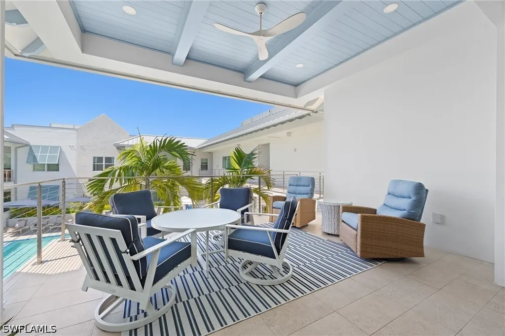 201 8th Street S Naples FL 34102