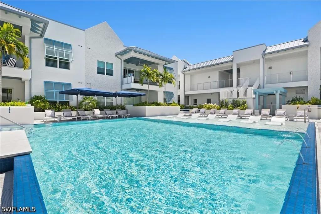 201 8th Street S Naples FL 34102