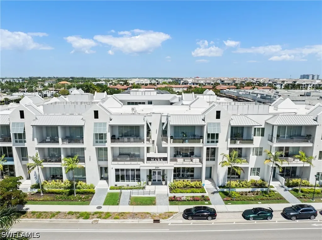 201 8th Street S Naples FL 34102