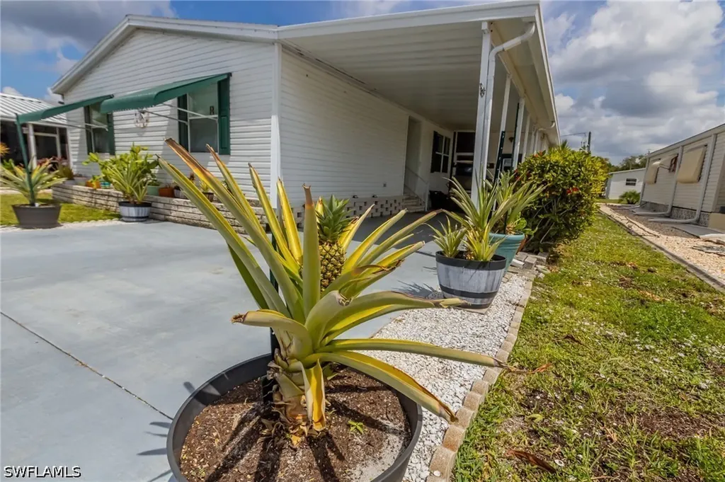 9749 Sugarberry Way Fort Myers FL 33905
