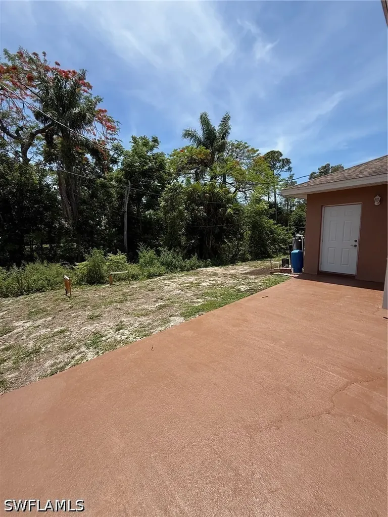 9088 Frank Road Fort Myers FL 33967