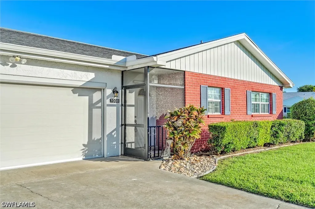 7008 Cedarhurst Drive Fort Myers FL 33919