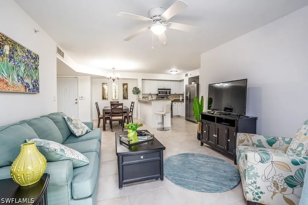 1240 Wildwood Lakes Boulevard Naples FL 34104