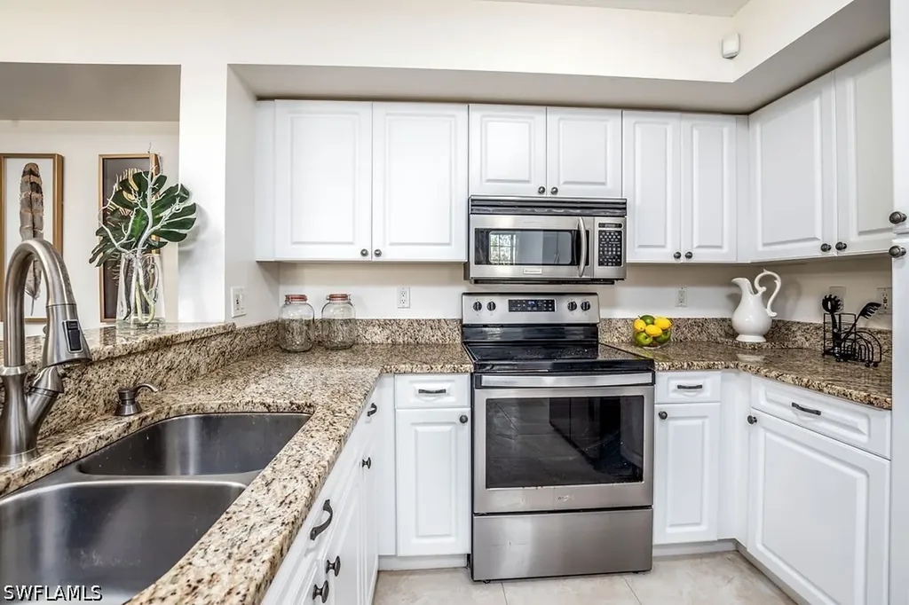 1240 Wildwood Lakes Boulevard Naples FL 34104
