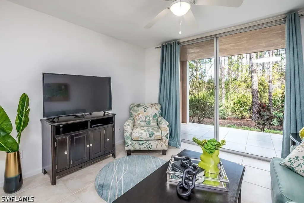 1240 Wildwood Lakes Boulevard Naples FL 34104