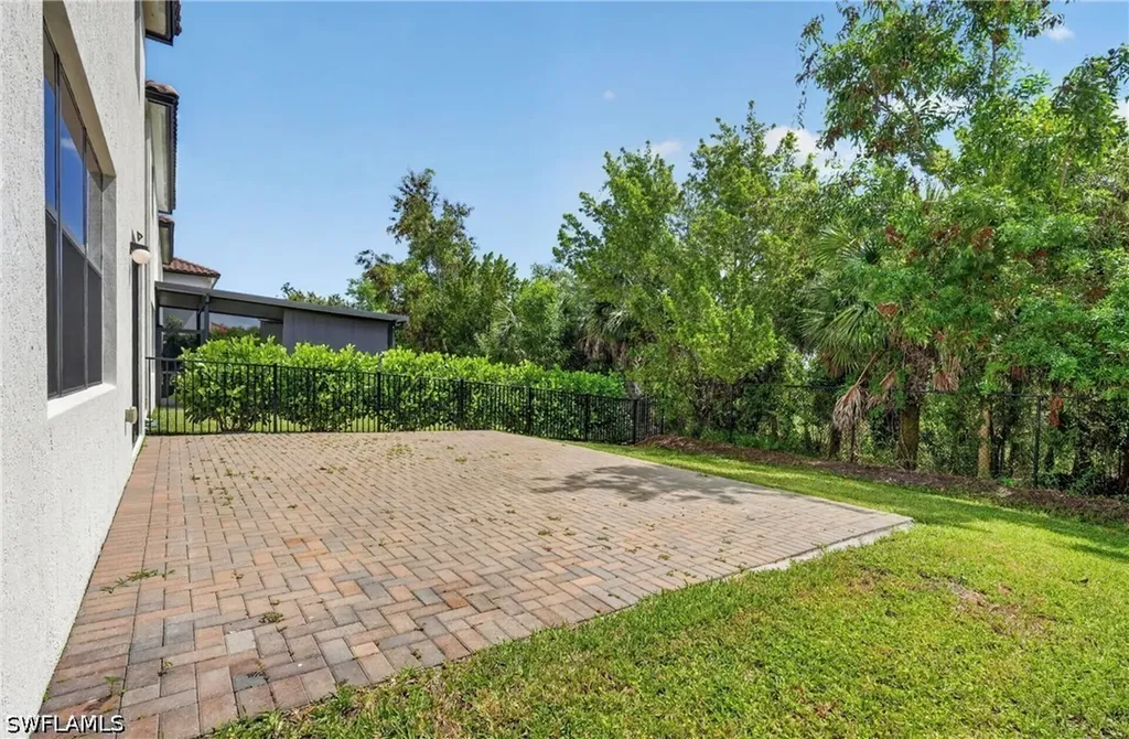 8951 Madrid Circle Naples FL 34104