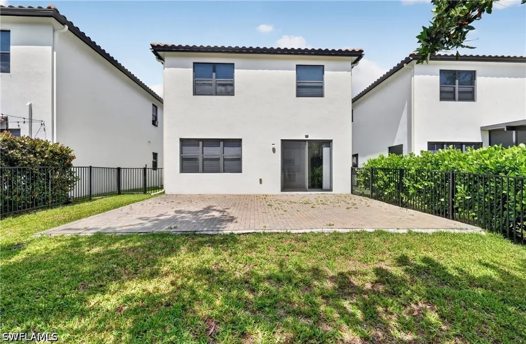 8951 Madrid Circle Naples FL 34104