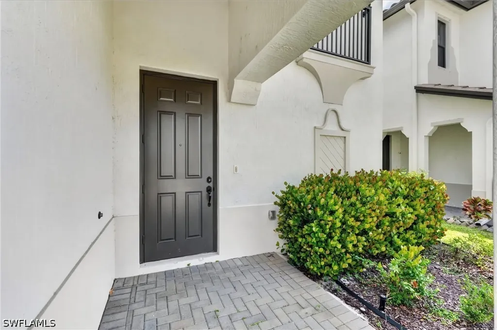 8951 Madrid Circle Naples FL 34104