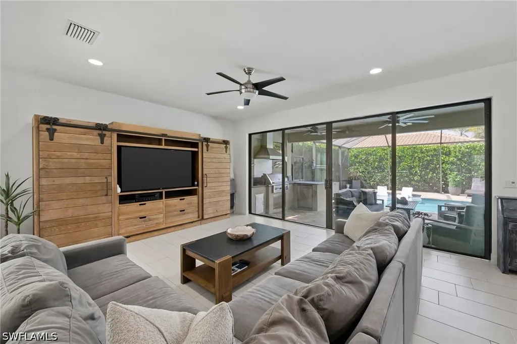 3551 Beaufort Court Naples FL 34119