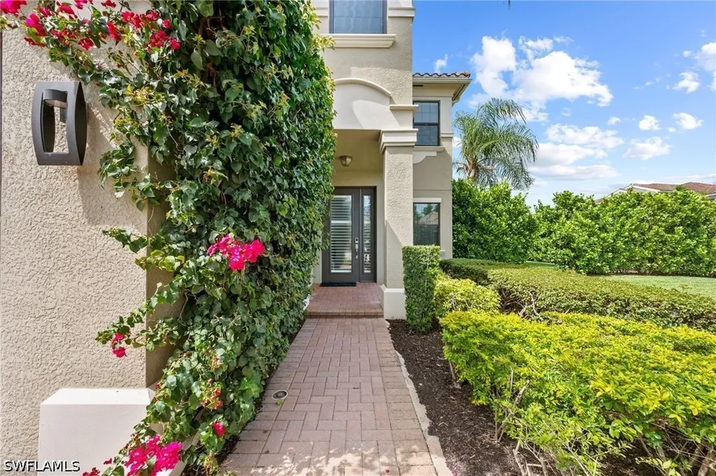 3551 Beaufort Court Naples FL 34119