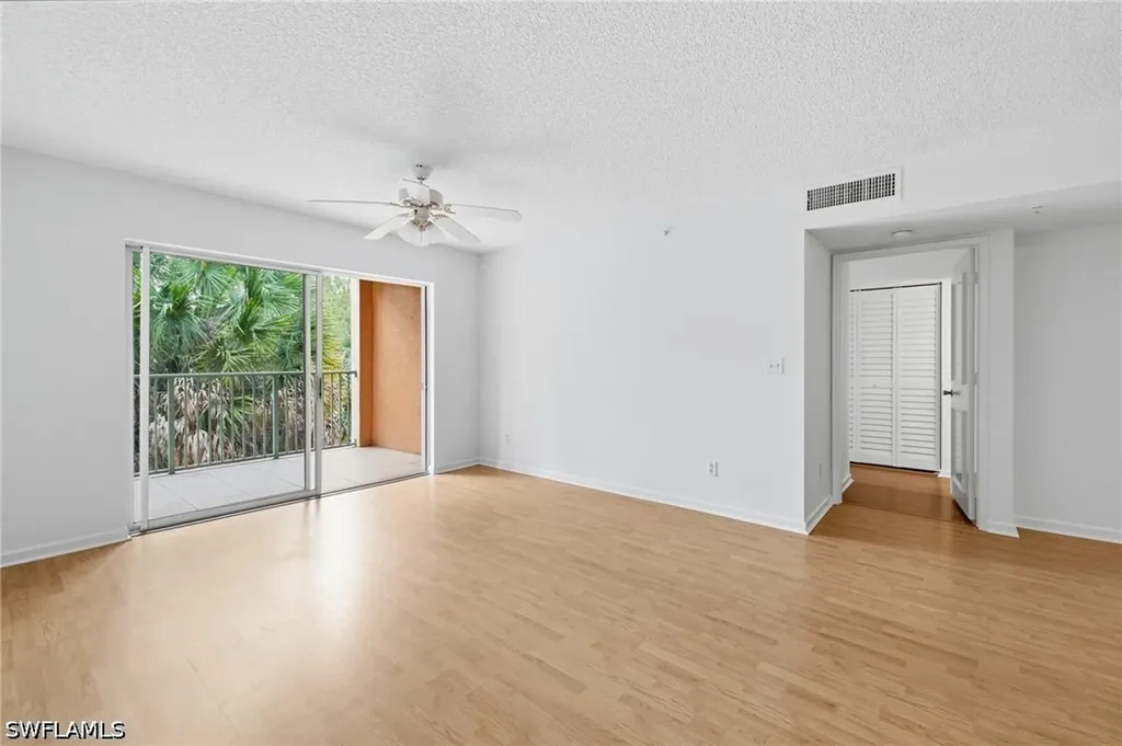 1260 Wildwood Lakes Boulevard Naples FL 34104