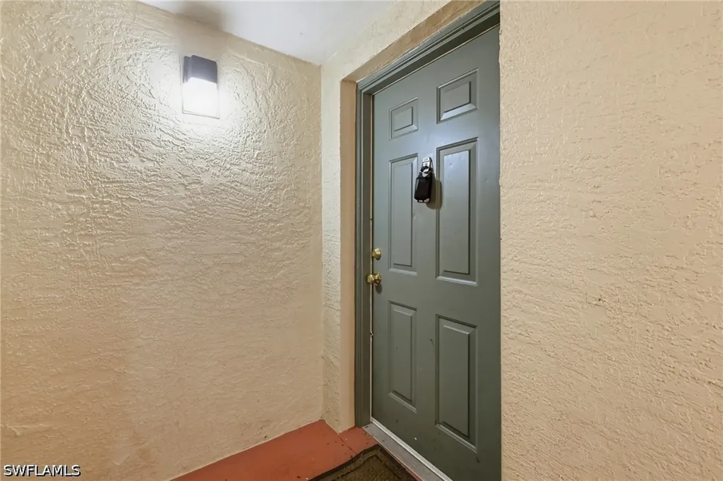 1260 Wildwood Lakes Boulevard Naples FL 34104