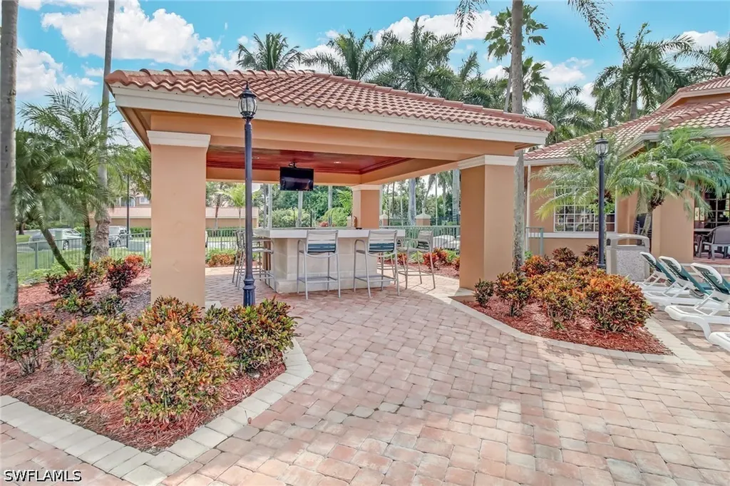 1260 Wildwood Lakes Boulevard Naples FL 34104