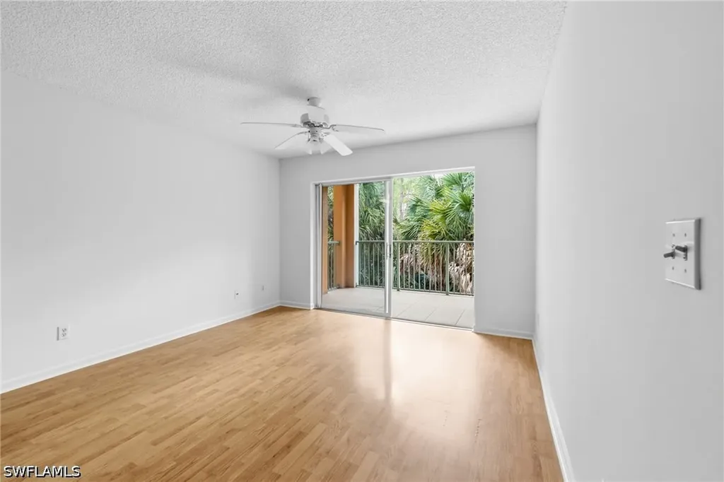 1260 Wildwood Lakes Boulevard Naples FL 34104