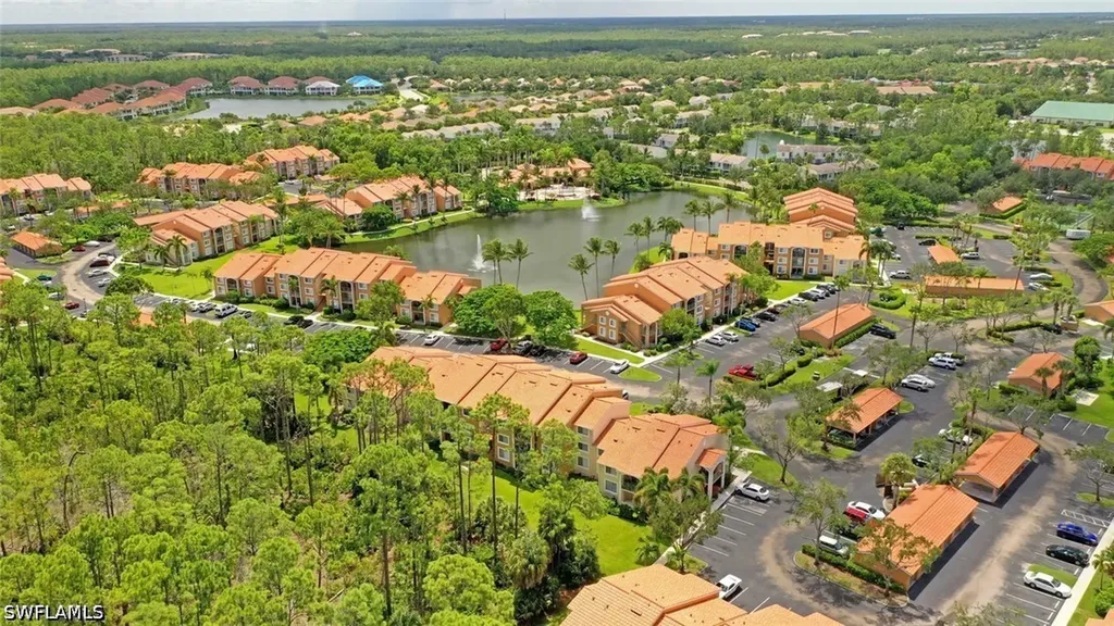 1260 Wildwood Lakes Boulevard Naples FL 34104
