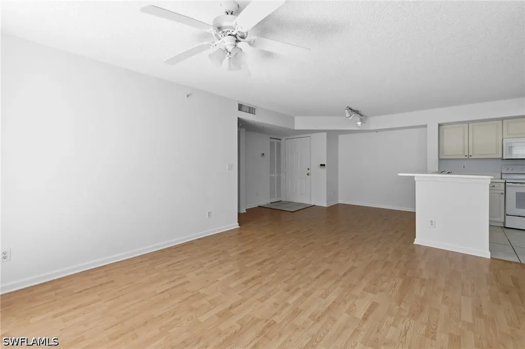 1260 Wildwood Lakes Boulevard Naples FL 34104