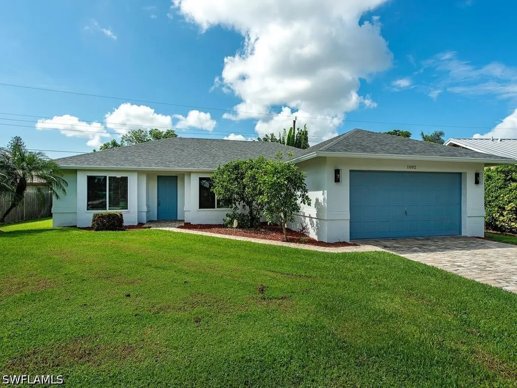 1082 Capri Drive Naples FL 34103