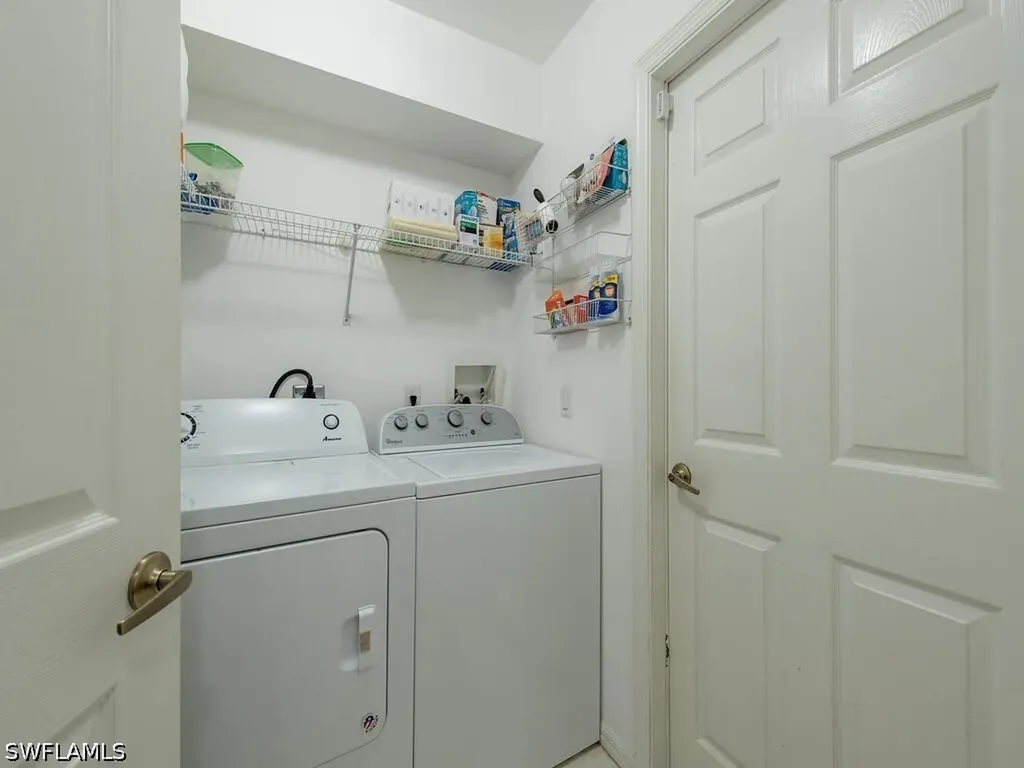 1082 Capri Drive Naples FL 34103