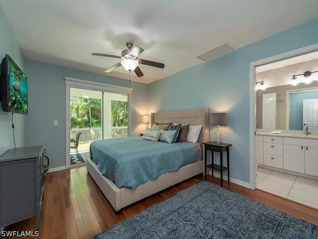 1082 Capri Drive Naples FL 34103