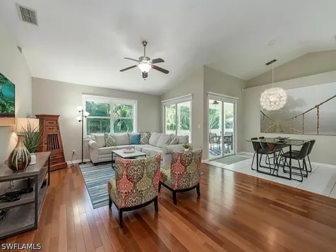 1082 Capri Drive Naples FL 34103
