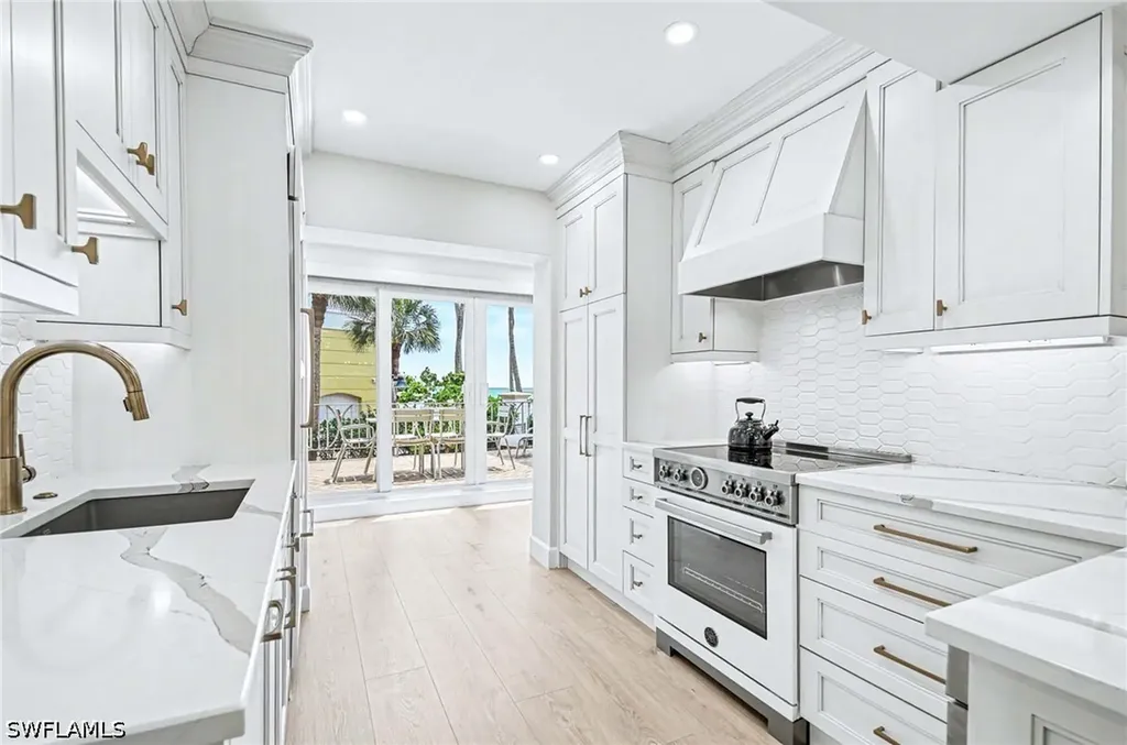 1851 Gulf Shore Boulevard N Naples FL 34102