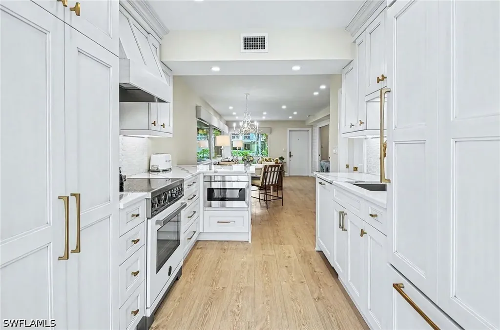 1851 Gulf Shore Boulevard N Naples FL 34102