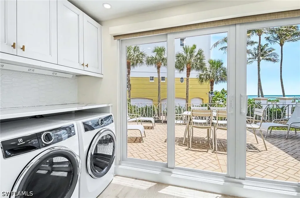 1851 Gulf Shore Boulevard N Naples FL 34102