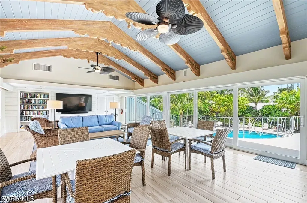 1851 Gulf Shore Boulevard N Naples FL 34102