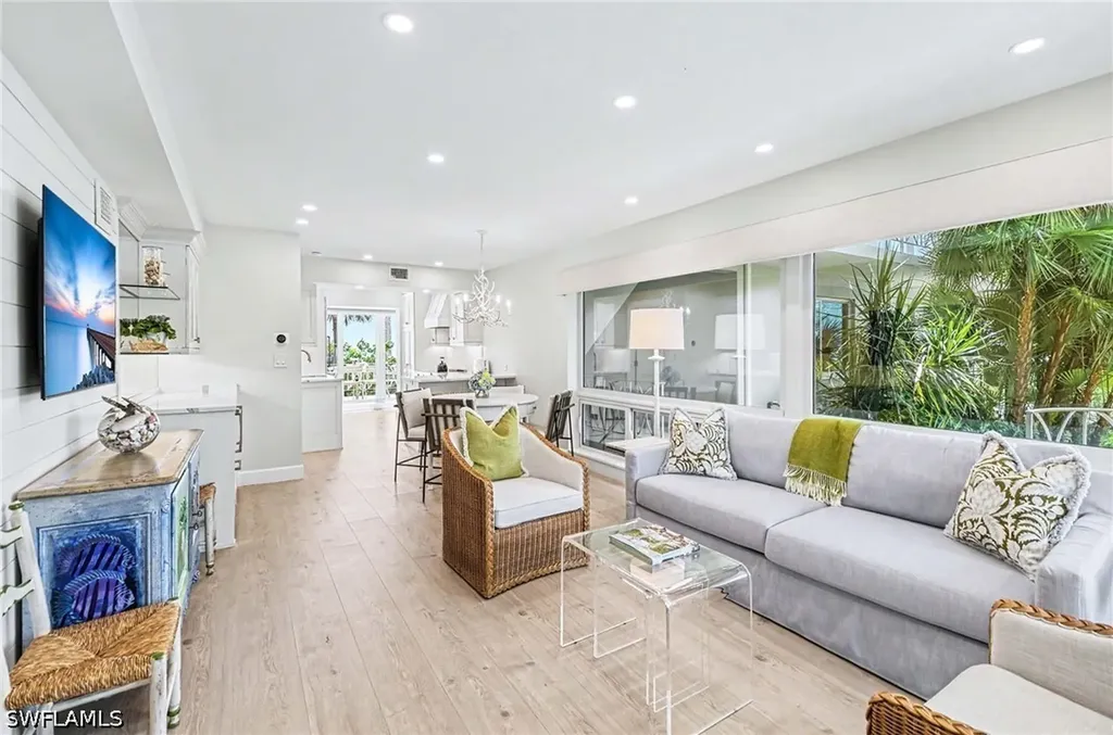 1851 Gulf Shore Boulevard N Naples FL 34102