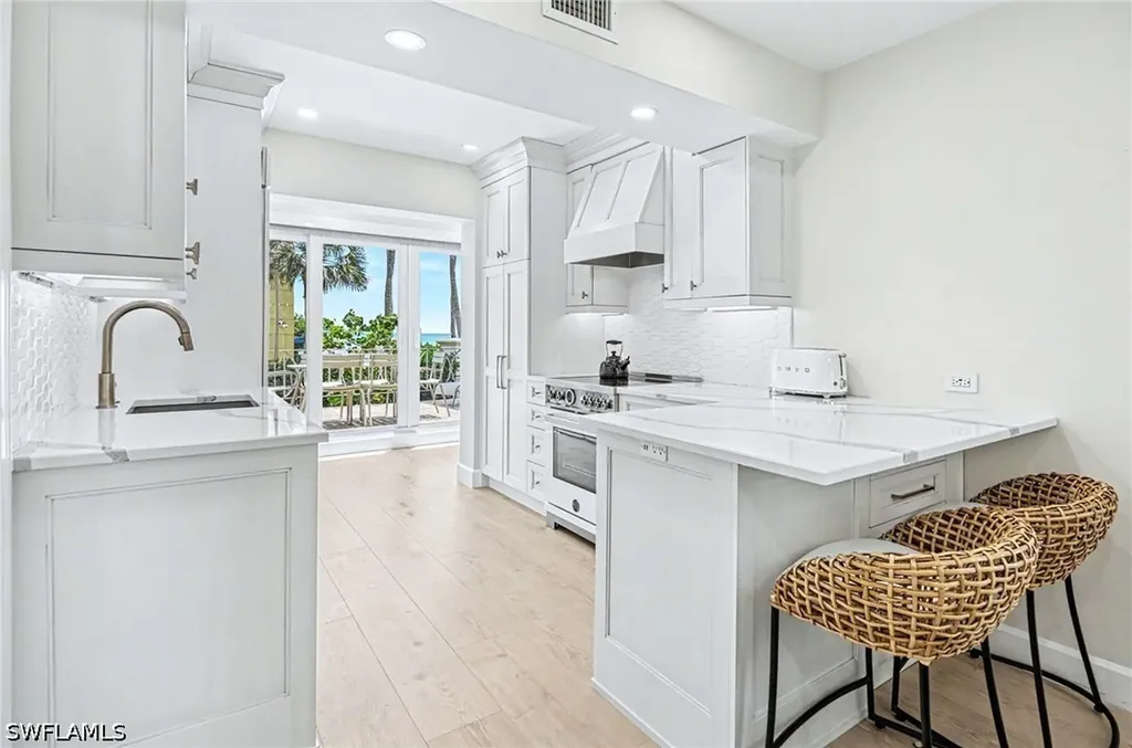 1851 Gulf Shore Boulevard N Naples FL 34102